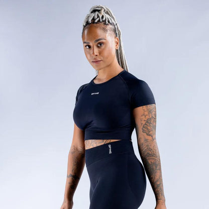 DFYNE Seamless Activewear Set – Yoga Short-Sleeve Top & Ruched Cuffed Shorts, Designed Exclusively for Women & Suitable for All Sports Scenarios